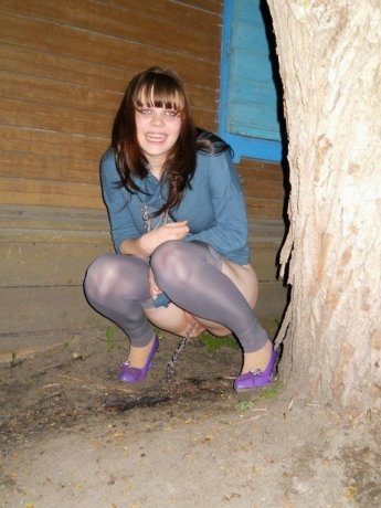 Фотоподборка с писающими девушками