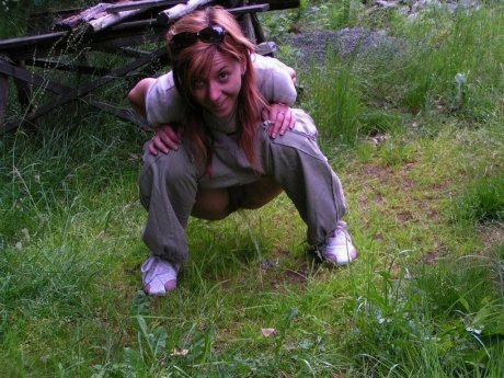 Фотоподборка с писающими девушками